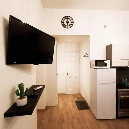 Loft Designstudio In Downtown דירה