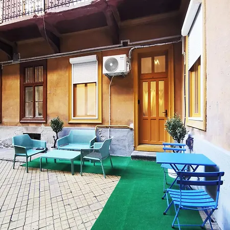 Loft Designstudio In Downtown דירה